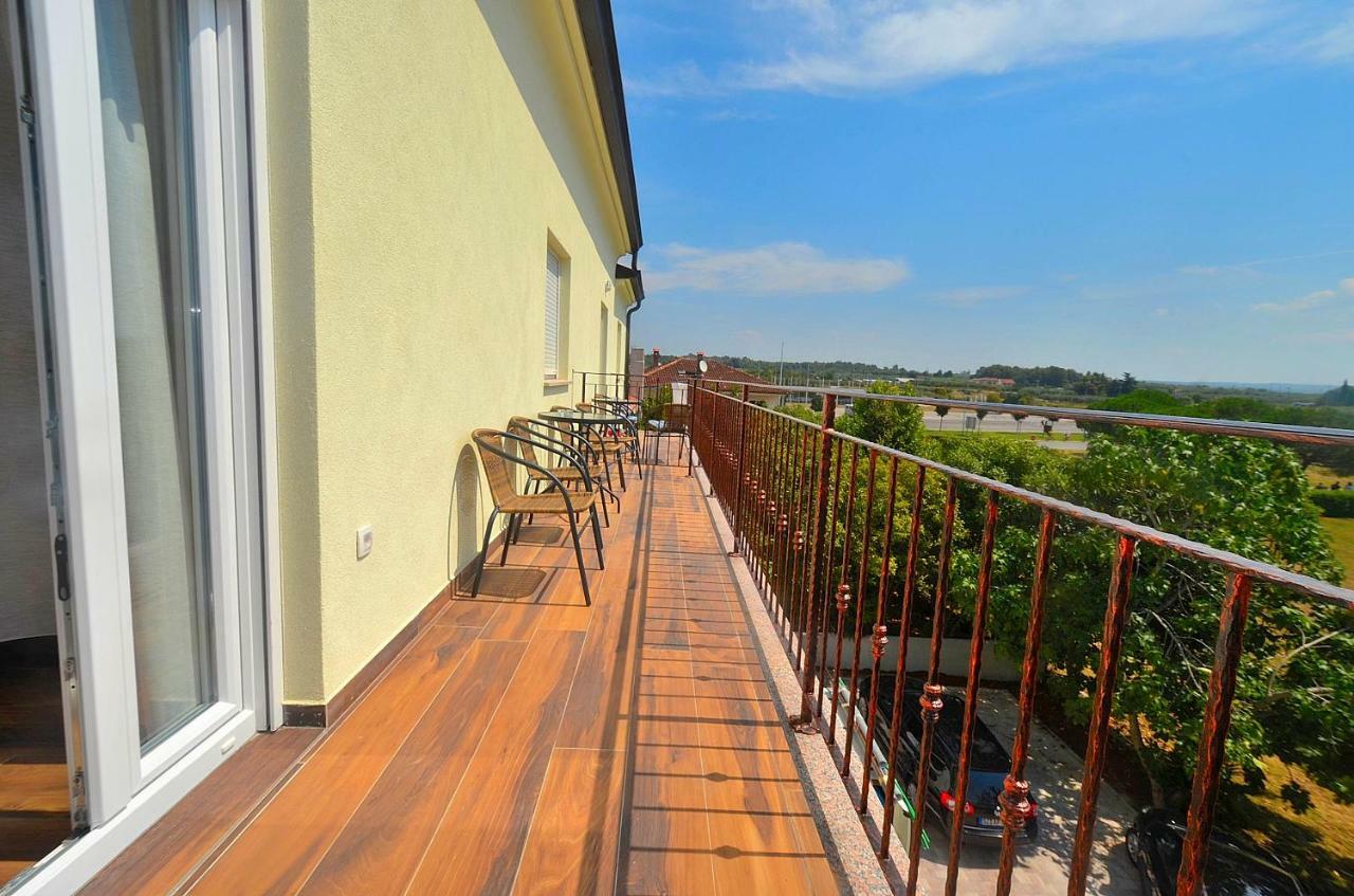 Novigrad Istria Stella Apartments מראה חיצוני תמונה
