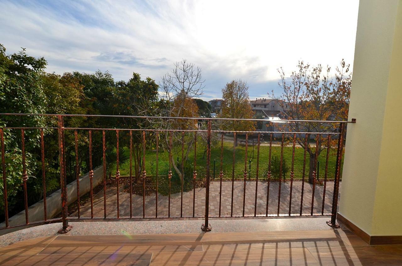 Novigrad Istria Stella Apartments מראה חיצוני תמונה