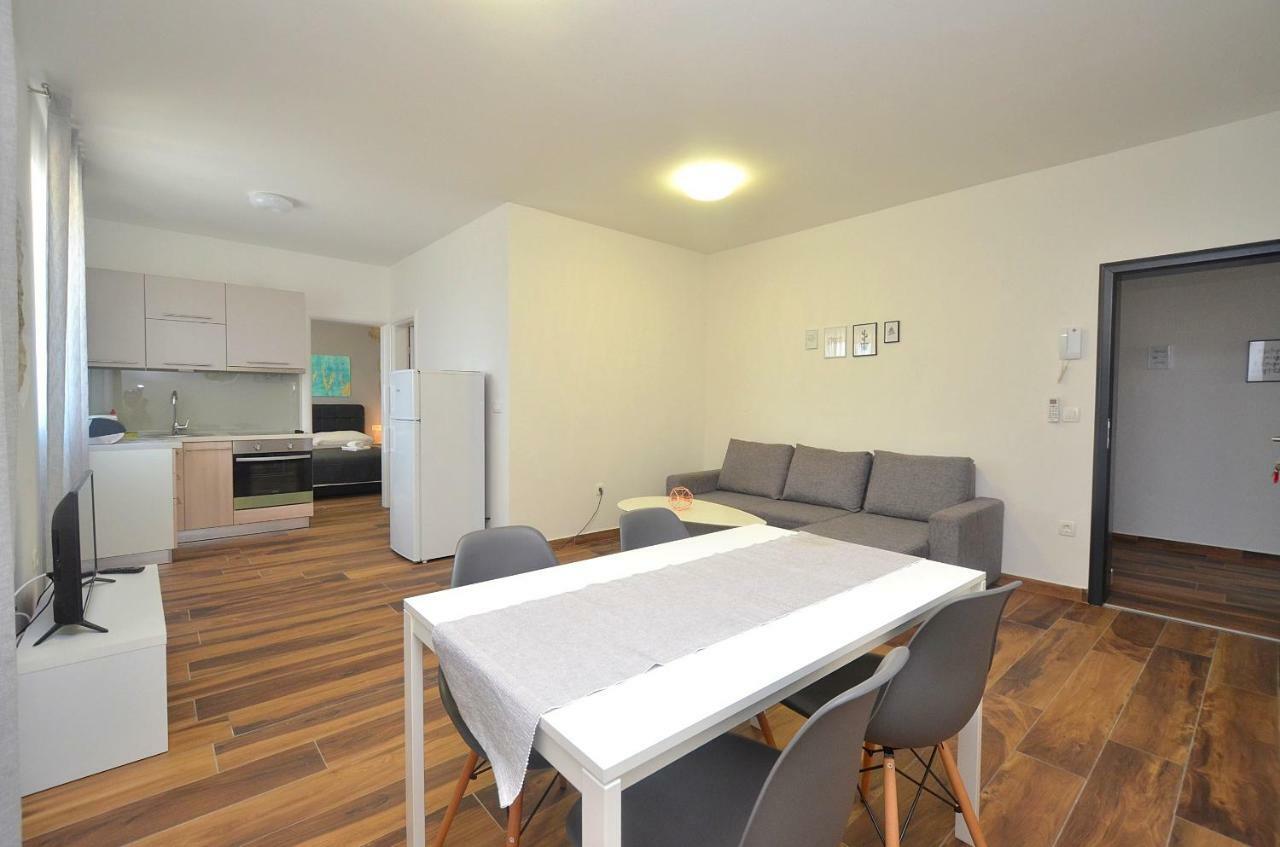 Novigrad Istria Stella Apartments מראה חיצוני תמונה