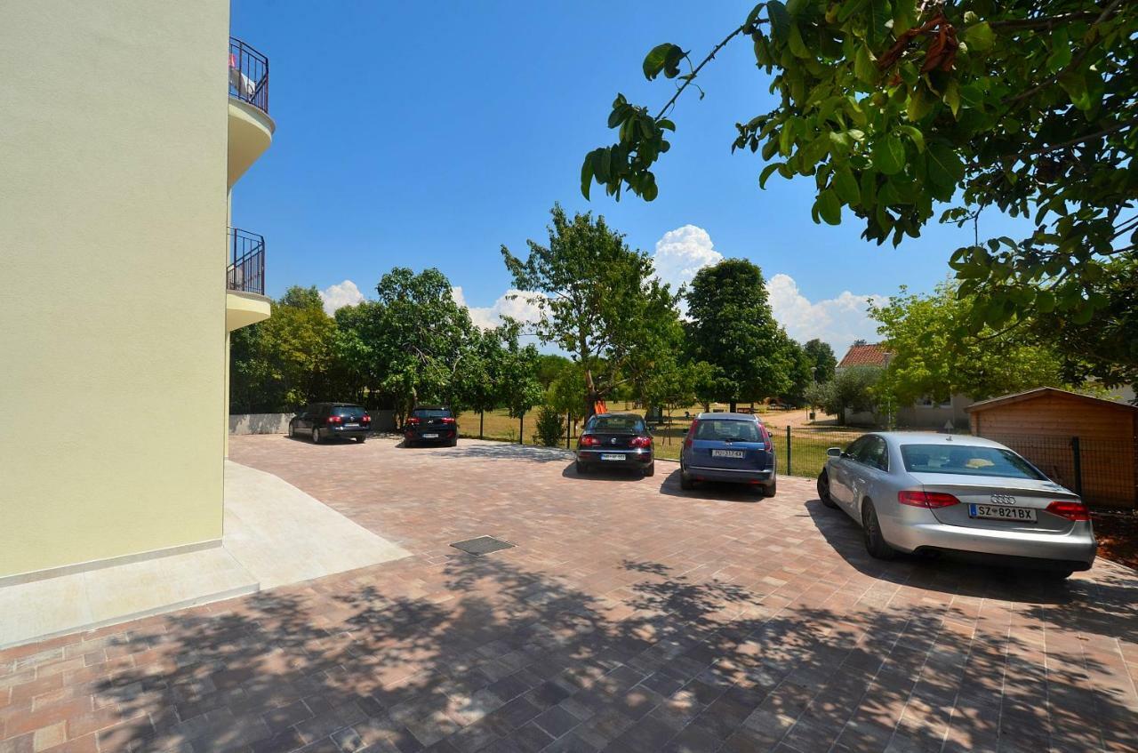 Novigrad Istria Stella Apartments מראה חיצוני תמונה