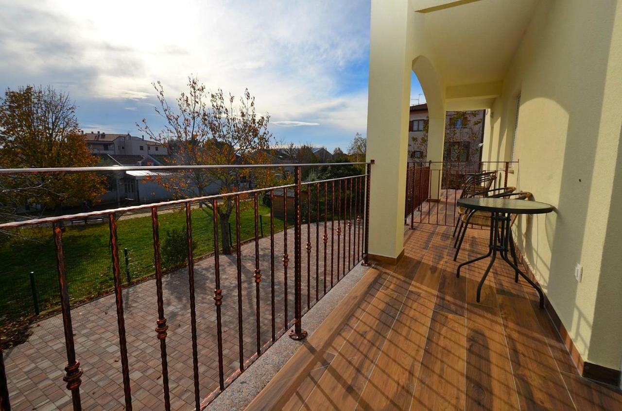 Novigrad Istria Stella Apartments מראה חיצוני תמונה